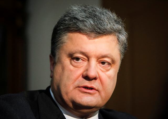 Απόσυρση των αυτονομιστών από την ανατολική Ουκρανία ζητά ο Ποροσένκο