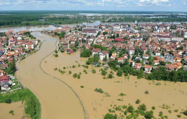 Το σερβικό κοινοβούλιο διαθέτει χρήματα στους πλημμυροπαθείς
