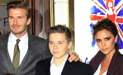 Ο γιος των Beckham εργάζεται σαν σερβιτόρος τα Σαββατοκύριακα