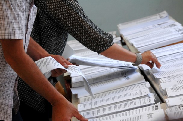 Χωρίς επικύρωση τα αποτελέσμα των εκλογών στην Κόρινθο