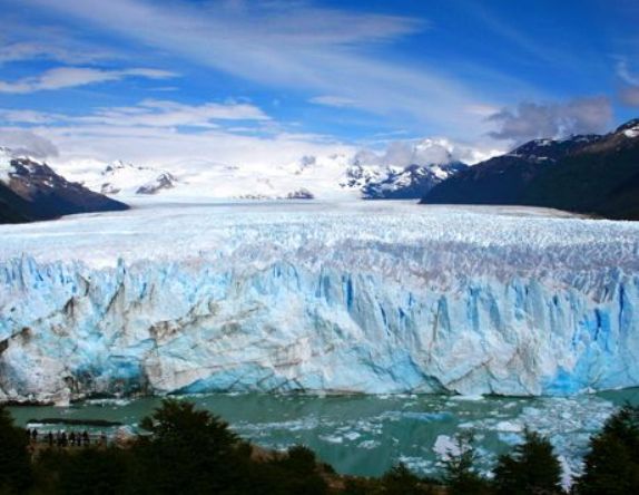 Ο παγετώνας Perito Moreno στην Παταγονία (Αργεντινή) 