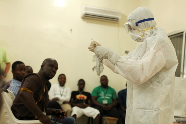 «Αναμένονται πολλές χιλιάδες κρούσματα του Έμπολα στη Λιβερία»