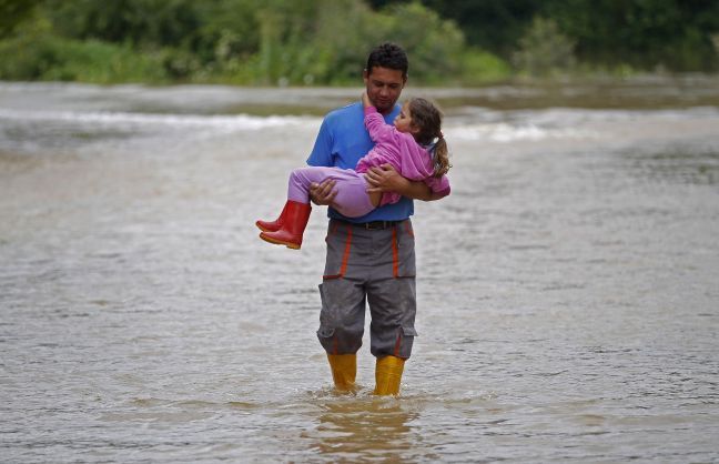 Κλειστά σχολεία εξαιτίας των πλημμυρών στη Βοσνία