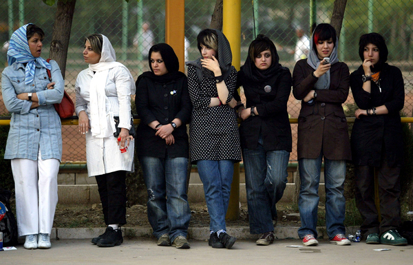 Εκτός νόμου κάθε μορφή προβολής των μέσων αντισύλληψης στο Ιράν
