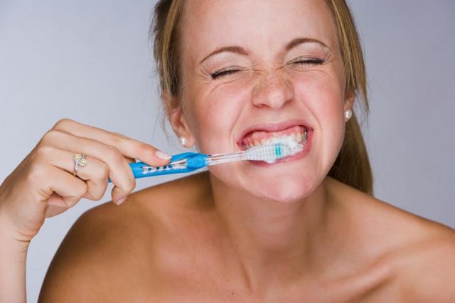 Τα τρία πιο συχνά λάθη στο βούρτσισμα των δοντιών