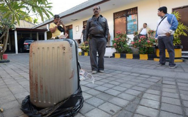 Δολοφόνησαν τουρίστρια και έβαλαν το σώμα της σε βαλίτσα