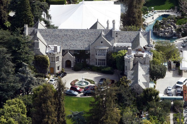 Εξωφρενικά πολυτελείς επαύλεις Playboy Mansion