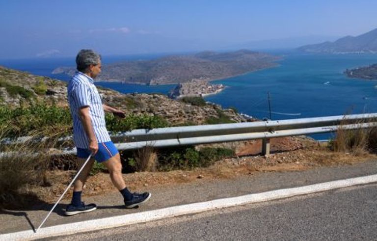 Ένας πρίγκιπας με αθλητικά και&#8230; ψηλή κάλτσα στην Κρήτη