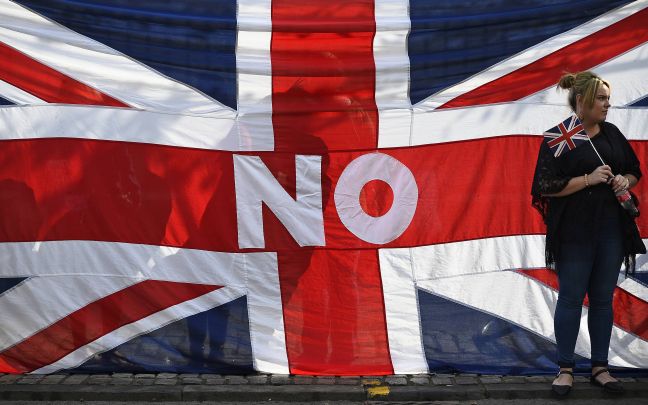Χάνει έδαφος το «όχι» στην ανεξαρτησία της Σκωτίας