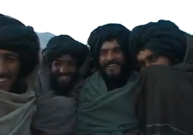 Ταλιμπάν ποζάρουν για πρώτη φορά στη ζωή τους σε κάμερα
