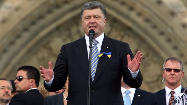 Την παραίτηση του πρωθυπουργού Γιατσενιούκ ζητά ο Ποροσένκο
