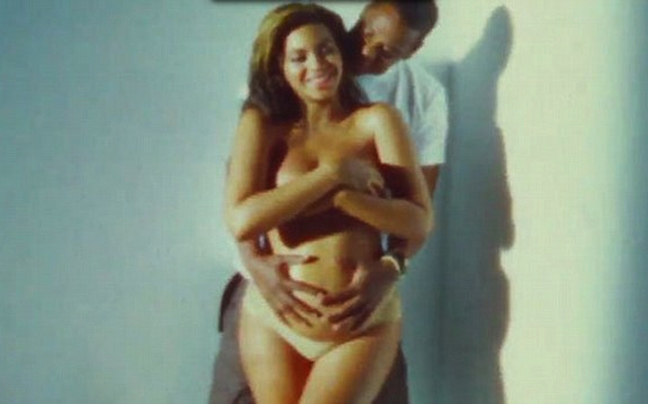 Η Beyonce γυμνή στην αγκαλιά του Jay Z