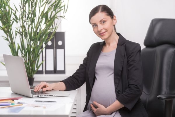 Πώς θα ανακοινώσετε την εγκυμοσύνη στον εργοδότη σας