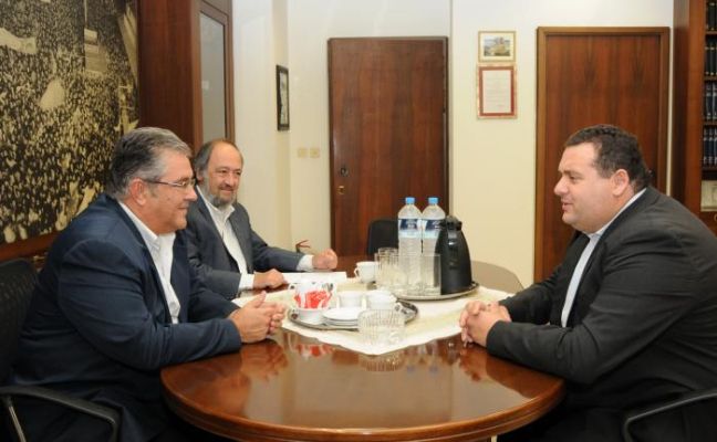 Συνάντηση Κουτσούμπα με τον Κύπριο πρεσβευτή