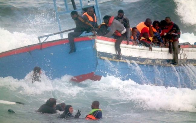 Τουλάχιστον 100 μετανάστες αγνοούνται σε ναυάγιο ανοιχτά της Λιβύης