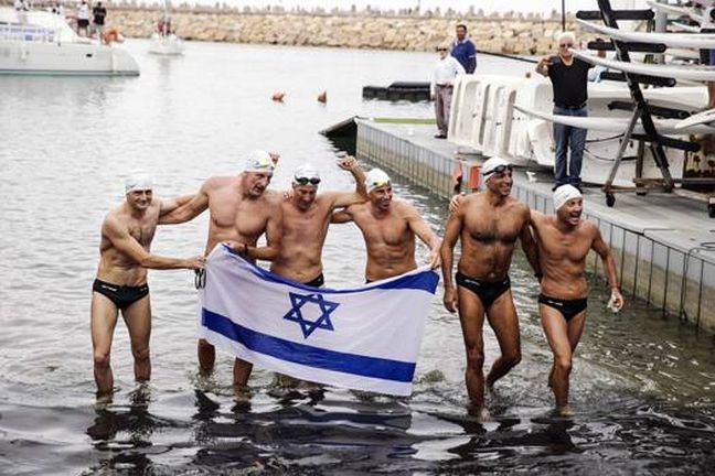 Κολυμπώντας από την Κύπρο μέχρι… το Ισραήλ!