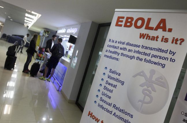 Αρχίζουν έλεγχοι στο Χιθροου για τον Έμπολα