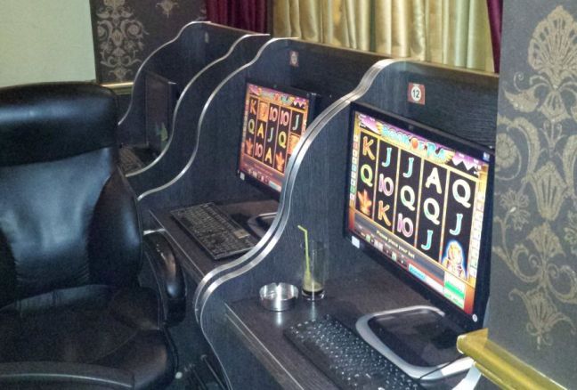 Χειροπέδες για παράνομα τυχερά παιχνίδια στην Αριδαία