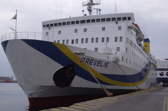 Δεν θα πραγματοποιηθεί το αποψινό δρομολόγιο του πλοίου «Πρέβελης» από Πειραιά
