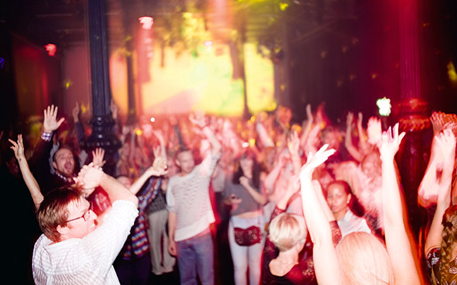 Ξέφρενες νύχτες σε clubs της Σουηδίας χωρίς αλκοόλ