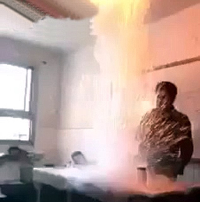 Καθηγητής Χημείας προκάλεσε έκρηξη μέσα στην τάξη