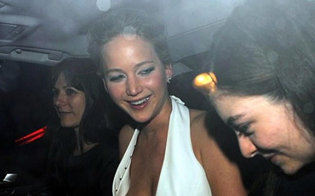 «Ξεχείλισε» το στήθος της Jennifer Lawrence