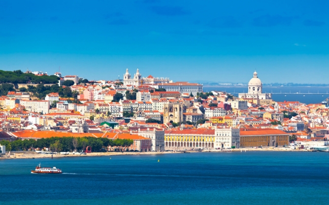 Νέο ρεκόρ στις τουριστικές αφίξεις πέρυσι στην Πορτογαλία