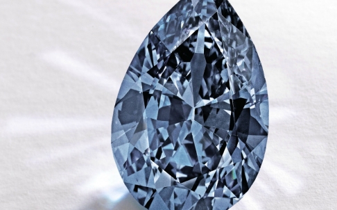Κινέζος αγόρασε μπλε διαμάντι αξίας 26 εκατ. ευρώ