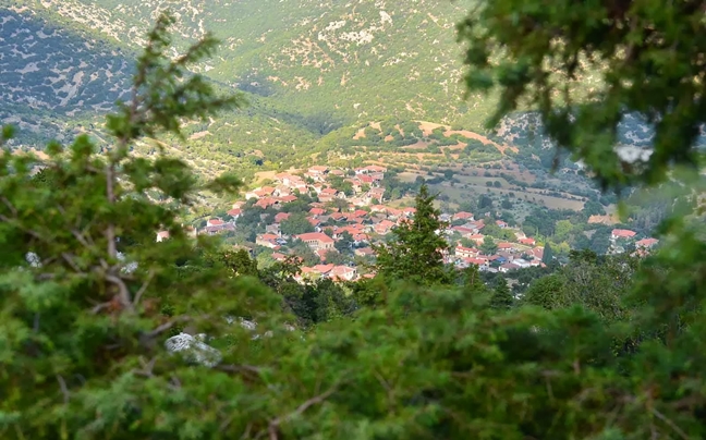 Οι 100 ελληνικοί προορισμοί για φθινόπωρο και για χειμώνα