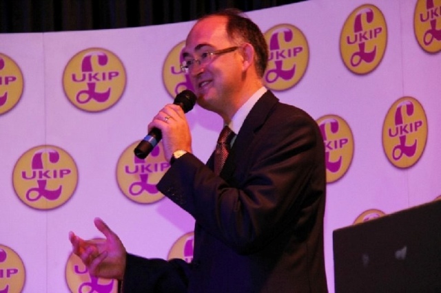 Παραιτήθηκε ο γραμματέας του UKIP