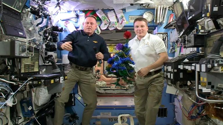 Πώς γιορτάζουν τα Χριστούγεννα στο διάστημα