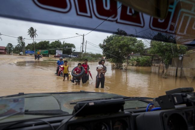 Δεκάδες νεκροί από πλημμύρες σε Μαλαισία, Ταϊλάνδη και Φιλιππίνες
