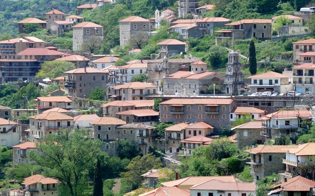 Οι 100 ελληνικοί προορισμοί για φθινόπωρο και για χειμώνα