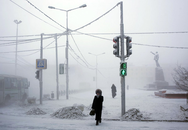 Εντυπωσιακές εικόνες από την πιο παγωμένη πόλη της γης