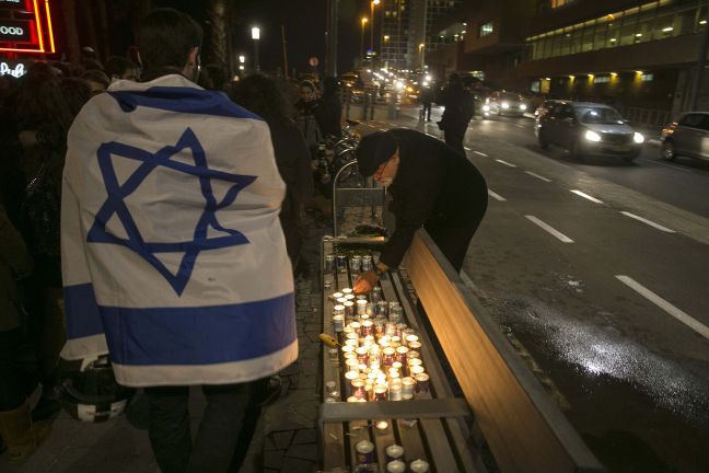 Μεταφέρθηκαν στο Τελ Αβίβ οι σοροί των θυμάτων από το Παρίσι