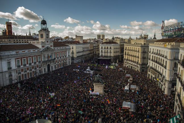 Πλημμύρισε τους δρόμους το Podemos