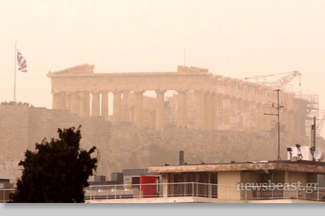 Πνιγμένη στη σκόνη η Αθήνα