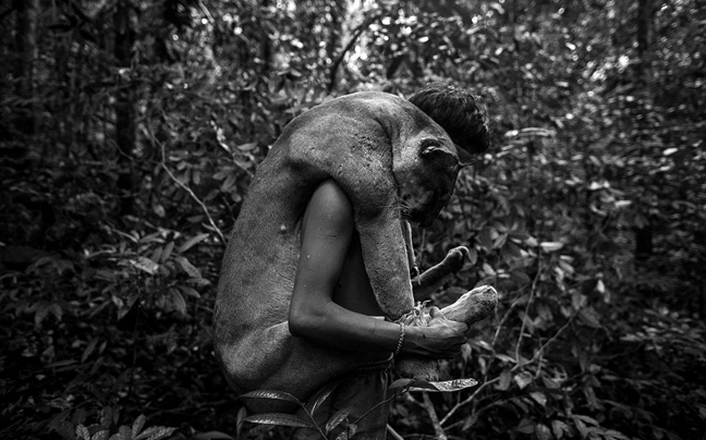 Φυλή του Αμαζονίου παλεύει για τη ζωή της