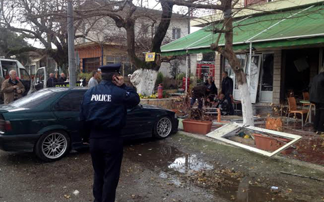 Φωτογραφίες από το ισοπεδωμένο καφενείο στην Αμφιλοχία