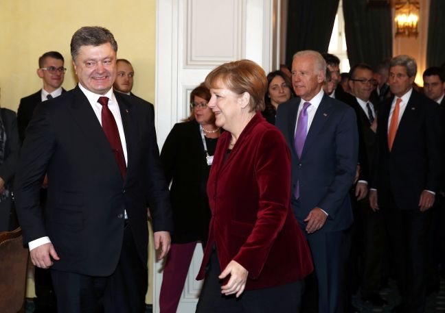 Μέρκελ: Αποστολή όπλων στην Ουκρανία δεν θα δώσει λύση