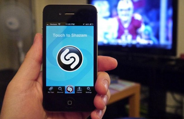 Η Apple ετοιμάζεται να εξαγοράσει τη Shazam