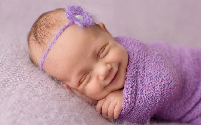 Όταν τα μωρά χαμογελούν στον ύπνο τους