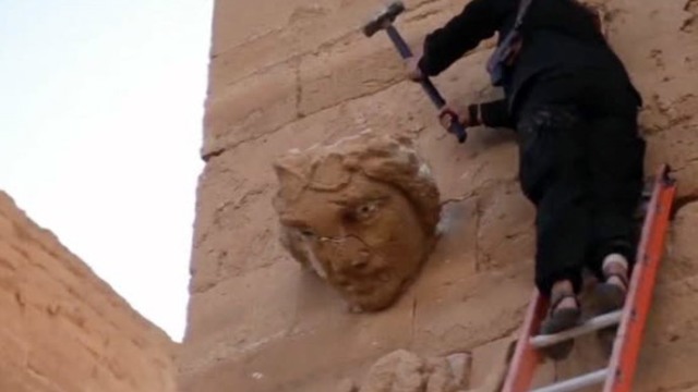 Τζιχαντιστές καταστρέφουν αγάλματα 2.000 χρόνων