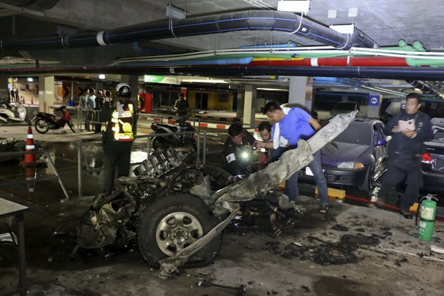 Επίθεση με παγιδευμένο όχημα σε εμπορικό κέντρο στην Ταϊλάνδη