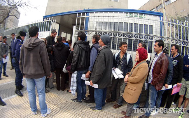 Ουρές στην υπηρεσία ασύλου για τα πολυπόθητα έγγραφα