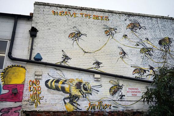 Σώστε της μέλισσες