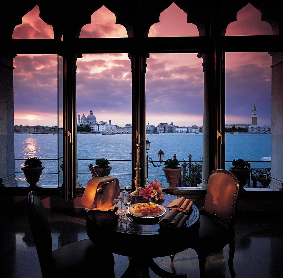 Το αγαπημένο ξενοδοχείο του Κλούνεϊ στη Βενετία (photos)
