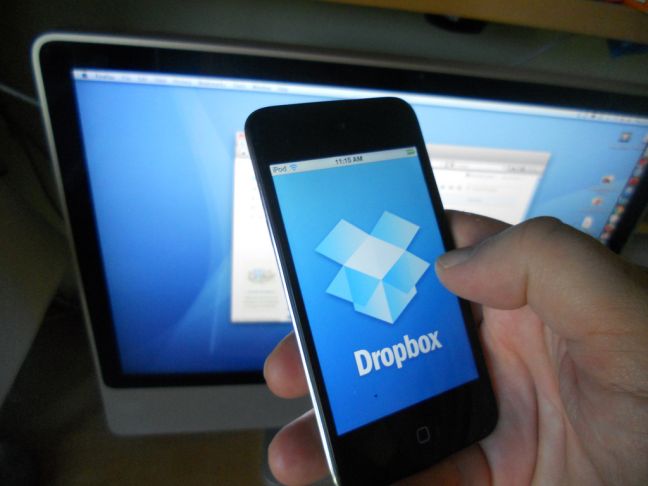 Το DropBox γίνεται πιο social