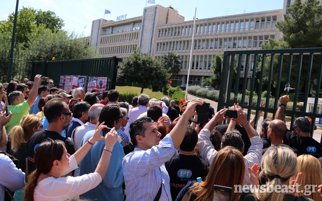 Εργαζόμενοι της ΕΡΤ μπήκαν στο Ραδιομέγαρο