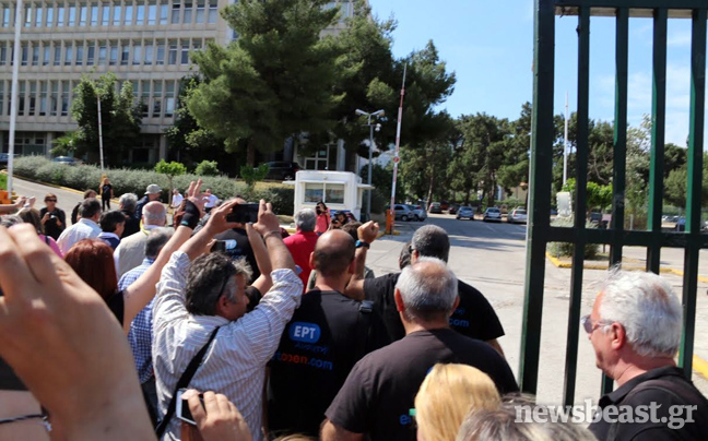 Εργαζόμενοι της ΕΡΤ μπήκαν στο Ραδιομέγαρο